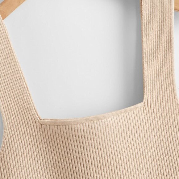 Beige Casual Women's Solid Ribbed Knit Top - Picture 4 of 4